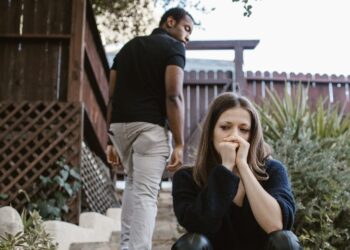 Gjërat e papritura që do t’ju ndodhin kur të largoheni nga një narcist