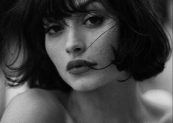 Rregulli i artë që ju tregon se cili model flokësh ju shkon më shumë