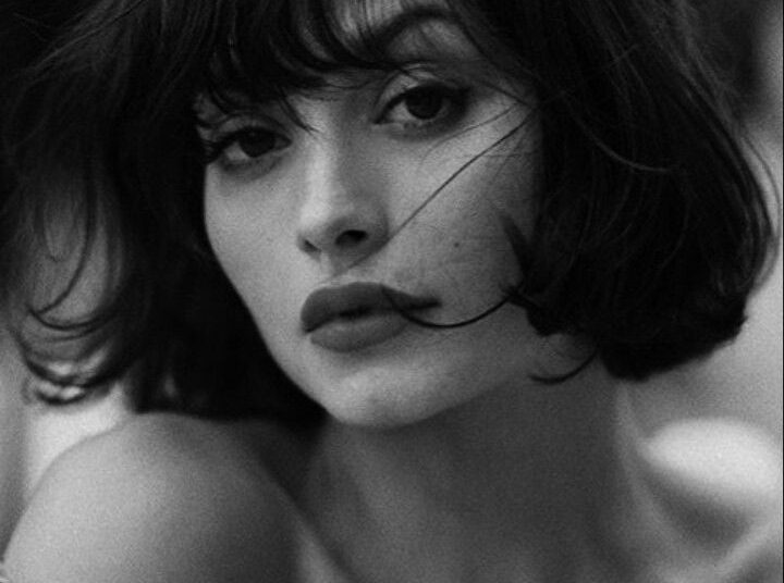 Rregulli i artë që ju tregon se cili model flokësh ju shkon më shumë