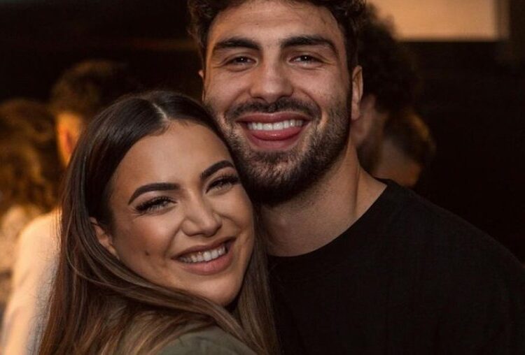 Sara Hoxha trazon rrjetin, poston foto nga biznesi i Ledrit