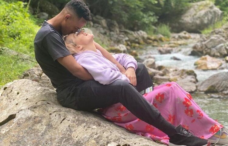 “Nuk do të zgjaste gjithë jetën”, deputetja shqiptare rrëfen marrëdhënien me futbollistin afrikan