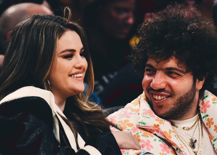 Fansat revoltohen me deklaratën e Benny Blanco ndaj Selena Gomez!