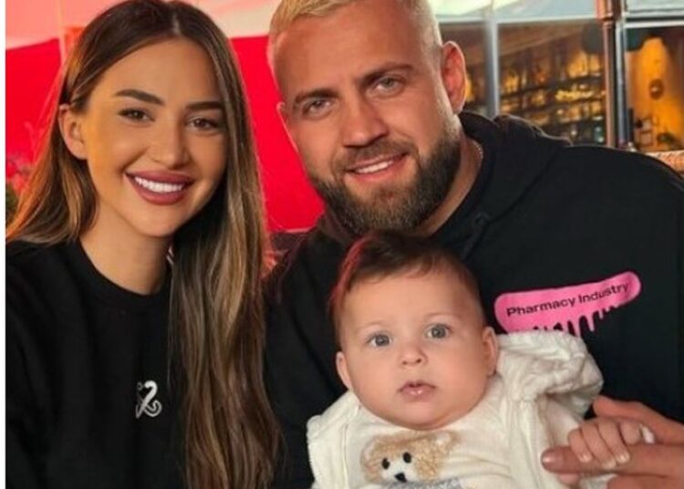 Babë e bijë përjetë, Luizi bën tatuazh portretin e Lunës!