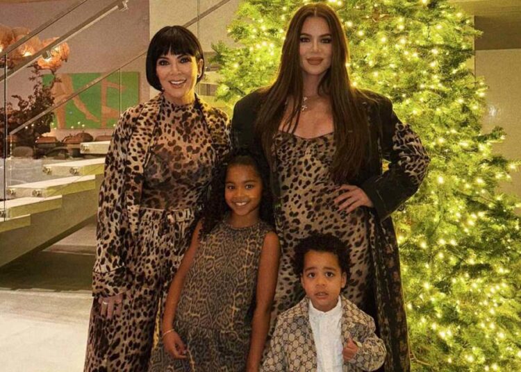 Kris Jenner bën ndryshimin drastik në pamje dhe duket 20 vite më e re