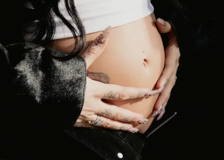 Dafina Zeqiri konfirmon shtatzëninë dhe zbulon gjininë e bebes!