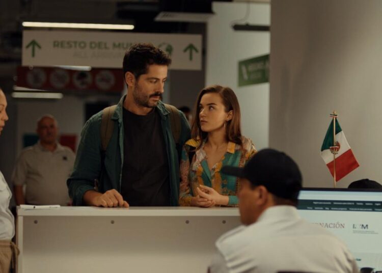 PREMIERA / Të gjitha sallat plot, Edi dhe Arbana e shohin filmin të ulur në shkallë!