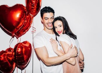 Qëllo në shenjë këtë Shën Valentin me këto ide dhuratash aspak bazike!