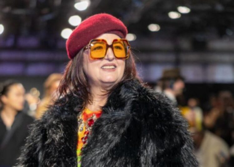 Nga errësira në dritë, Parashqevi Simaku e ftuar VIP në Javën e Modës!