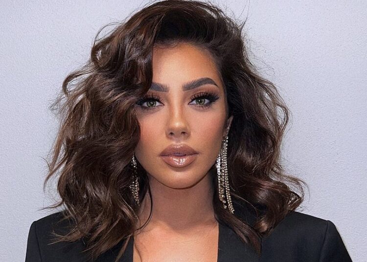 “Më kanë bullizuar”, Arjola Demiri rrëfen vështirësitë në karrierë: Mbipesha në art nuk pranohet