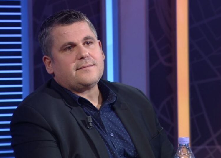 “Më vjen keq për publikun”, Gentian Zenelaj rrëfen aksidentin që e largoi nga teatri