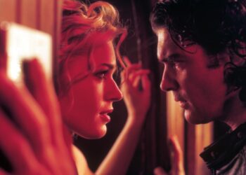 7 sjellje që e bëjnë të çmendet pas teje (dhe të mos të të harrojë dot!)