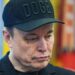 Me sy të nxirë krah Trump, Elon Musk tregon kush e goditi me grusht në fytyrë