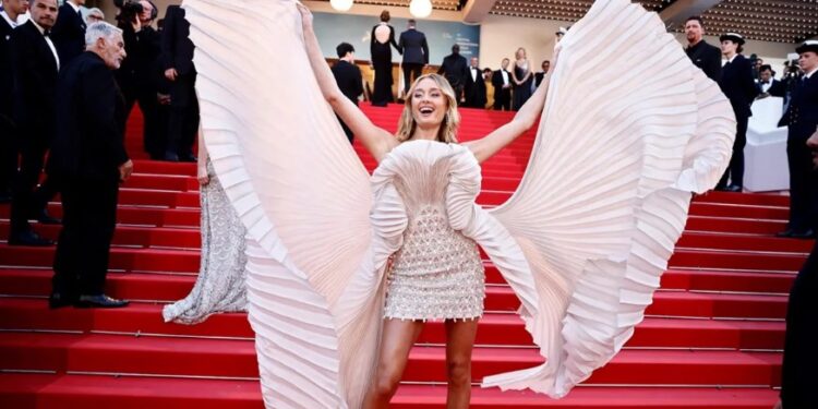 Bella Hadid, Irina Shayk, Heidi Klum… Yjet shkëlqejnë në tapetin e kuq në Kanë