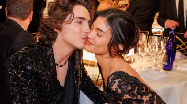 Moment i sikletshëm, Timothee i shmanget puthjes së Kylie Jennerit