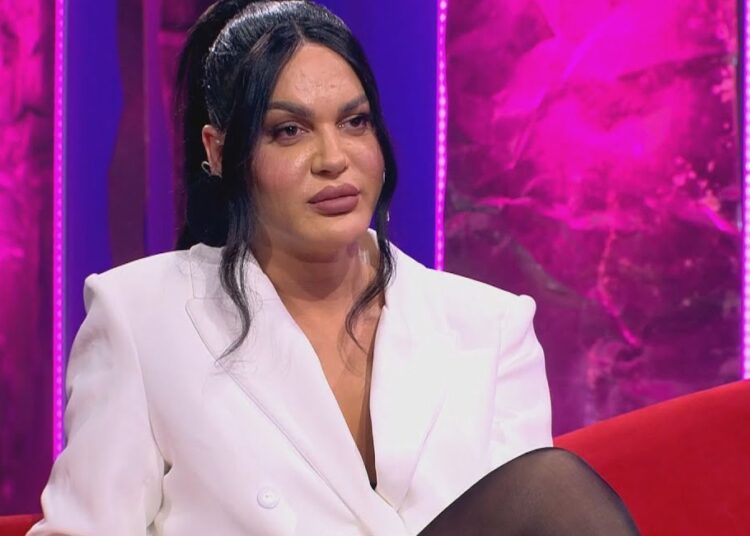 “Kjo nuk është dëshirë”/Amber tregon për herë të parë ndjesinë që e shoqëronte çdo natë!