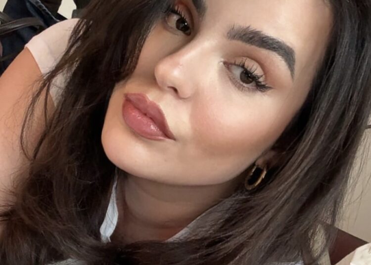 Është shtatzënë? Armina e sqaroi njëherë e mirë këtë temë!