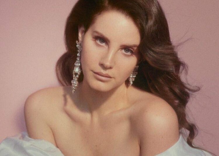 10 sjellje që ju bëjnë të dukeni të pasigurta (sipas burrave)