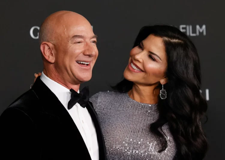 Bëhet virale marrëveshja paramartesore e Jeff Bezos dhe Lauren Sanchez!