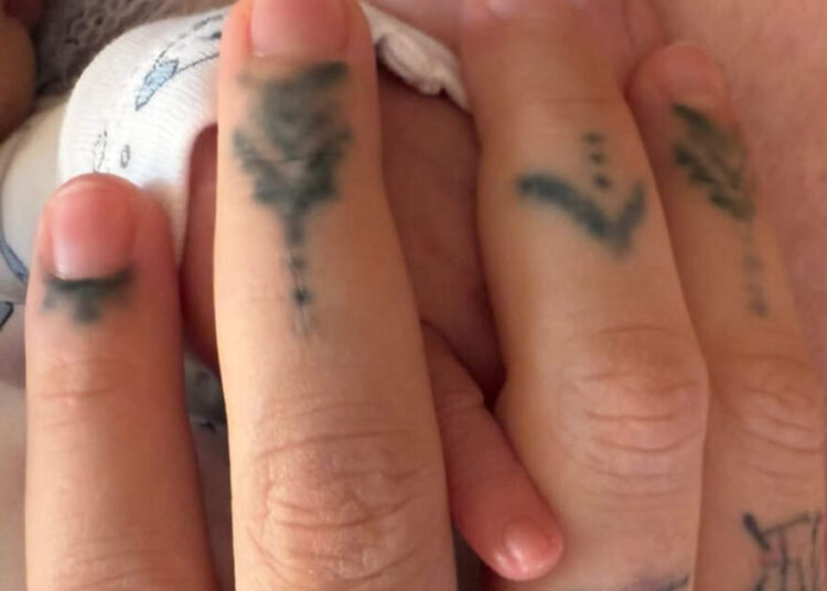 Dafina emocionon me rrëfimin e parë pas lindjes: Të bëhesh nënë është… 