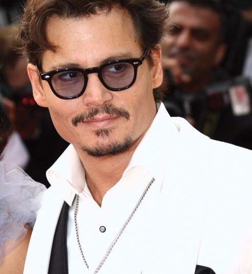 “Nëna më dhunonte, miqtë më tradhtuan”/Johnny Depp rrëfen plagët e jetës