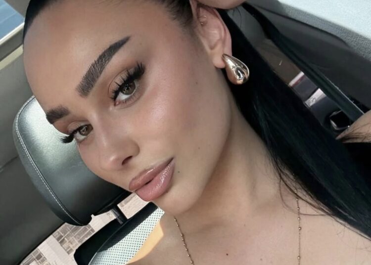 Thirrje e pazakontë në Drenicë: Egli sërish në qendër të kritikave pas hyrjes në skenë