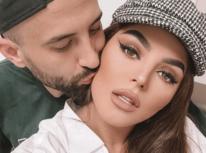 U ndanë Fifi dhe Adisi? Ky postim i fundit i saj ndez dyshimet!