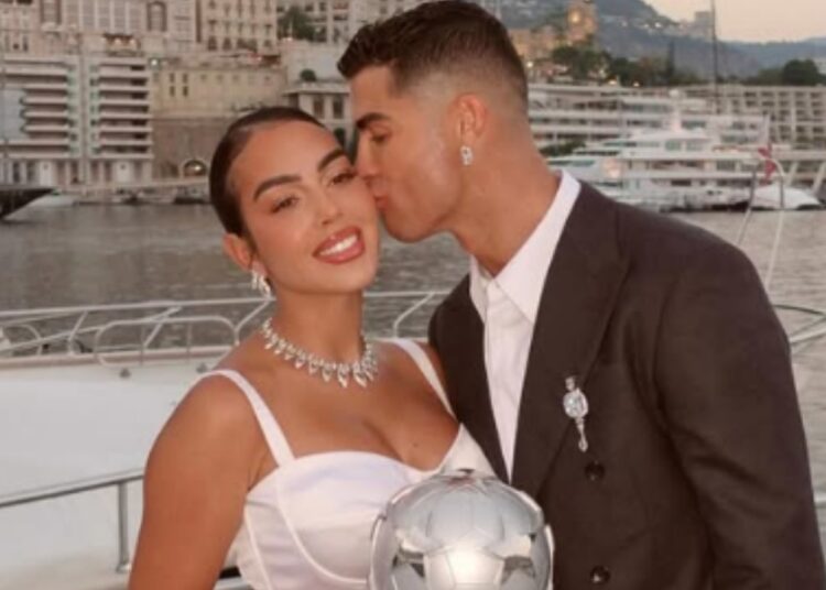 Pas 9 vitesh, Cristiano më në fund u bind: Georgina mori “po”-në që priste dhe unaza po çmend rrjetin!