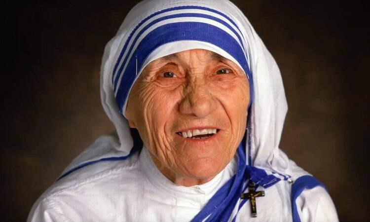 9 vite nga shenjtërimi i Nënë Terezës: Ja disa fakte që nuk i dinit për të!