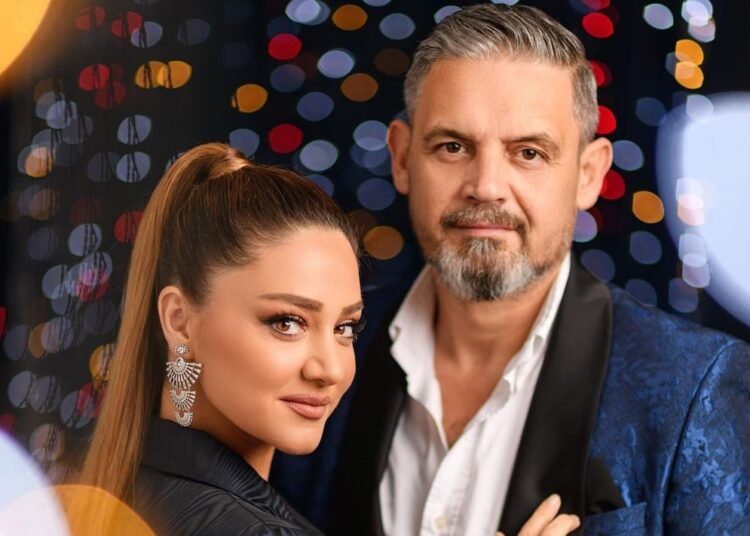 20 vite dashuri, Bieta Sulo emocionohet nga gjesti romantik i Alban Dudushit 