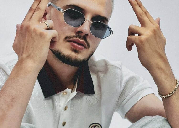 “Po, patjetër”, Bardhi nuk ia prish qejfin Sarës, as kur bëhet fjalë për këngë!