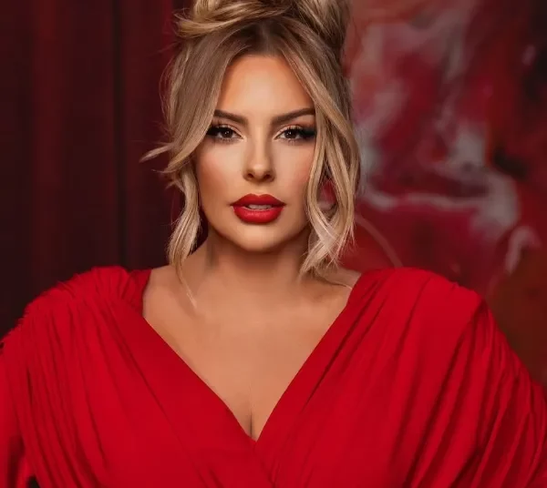 “Më kanë tradhtuar”, Anxhela Peristeri rrëfehet si rrallëherë: Nuk e kam veshur fustanin e bardhë, por…