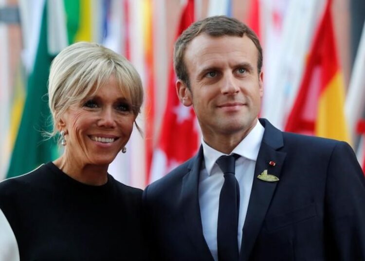 Skandali vazhdon, Brigitte Macron rezulton “mashkull” në sistemin zyrtar të taksave!