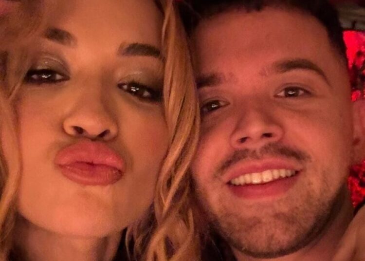 Rita Ora & Yll Limani zbuluan pjesë të këngës së re dhe rrjeti u çmend!