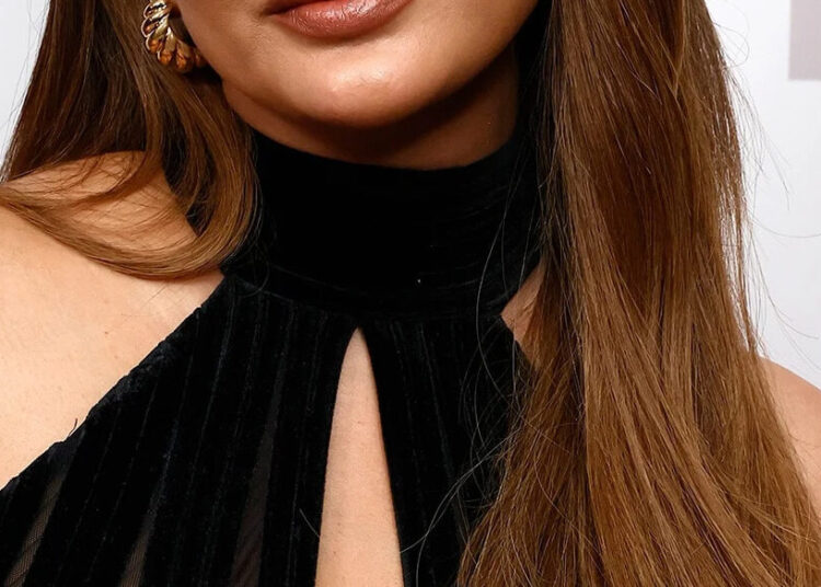 Modelja e njohur mbetet pa dhëmb: “Ja çfarë bëjnë nënat për fëmijët e tyre…”