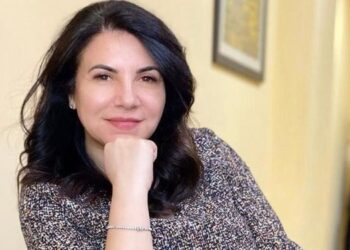 Pas 13 vjetësh më pyeti si jam”, Rudina Xhunga rrëfehet si rrallëherë për sfidat e së ëmës me demencën!