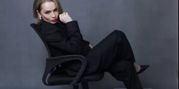 Orari kur tradhtohet më shpesh? Detektivja zbulon sinjalet që shumë partnerë i fshehin