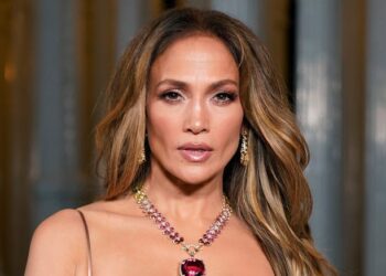 Sekreti i pamjes së J.Lo? Shikoni mamanë dhe motrat e saj dhe do ta kuptoni menjëherë!