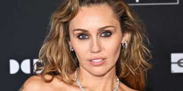 Pas gjithë dramave të jetës… Miley Cyrus më në fund FEJOHET!