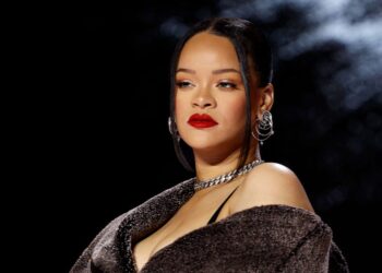 Rihannës ia mbyllin derën në fytyrë dhe reagimi i saj bëhet viral