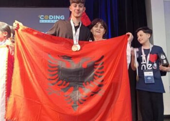 15-vjeçari shqiptar fiton Olimpiadën Ndërkombëtare të Matematikës!
