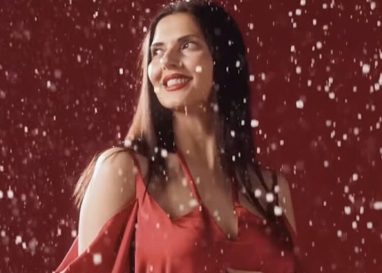 Një kapitull i ri për Agnesa Vuthajn, ish-Miss Shqipëria në pritje të ëmbël!