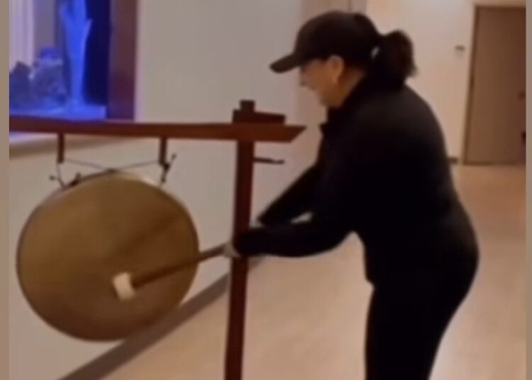 “Sot festoj jetën”, mamaja e Beatrix dhe Alban Ramosajt fiton betejën me kancerin!