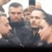 Fotoja me Gjestin gjatë funeralit të vëllait të tij, Egli: Atë ditë vdiq dhe njerëzimi…