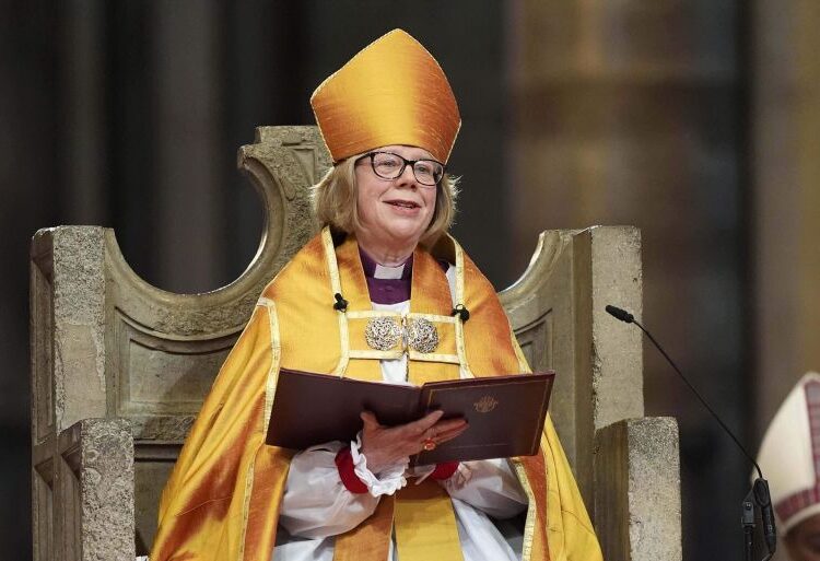 Thyen historinë e kishës: Sarah Mullally, gruaja që mori fronin më të fuqishëm shpirtëror në Angli