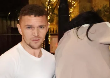 Pak pas ndarjes nga gruaja, futbollisti i njohur kapet mat me modelen e “OnlyFans”!