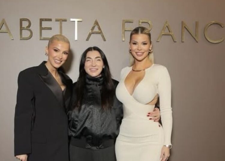 Elisabetta Franchi hap dyert në Durrës, ja si shkëlqyen VIP-t në event!