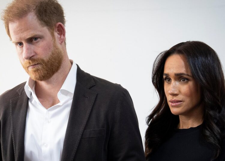 Biografi e re për familjen mbretërore, çifti Harry-Meghan përplasen me autorin: Ka teori konspirative!