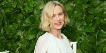 ”Më pranoni me faqet e varura”, aktorja 57-vjeçare kundër standardeve të bukurisë!