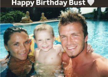 I bëri prindërit hasha, David dhe Victoria Beckham urojnë publikisht Brooklyn!