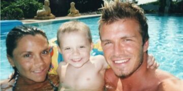 I bëri prindërit hasha, David dhe Victoria Beckham urojnë publikisht Brooklyn!